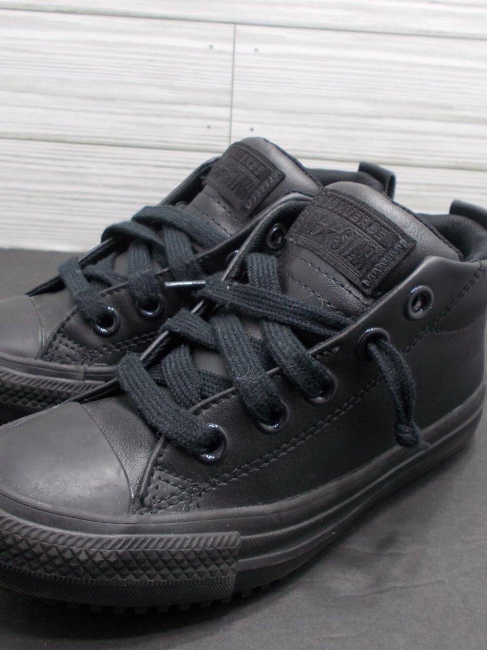 Converse Chuck Taylor All Star Kids Black Leather Mid Top Shoes US 12 A03401C